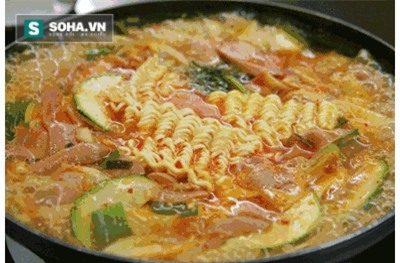 Biết mỳ tôm rất độc nhưng được yêu thích, chuyên gia bật mí cách ăn an toàn