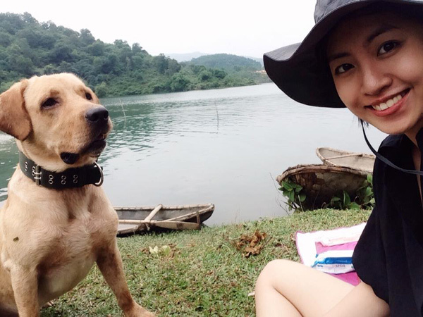 Gặp cô gái Việt đưa 2 chú chó đi phượt khắp mọi nơi