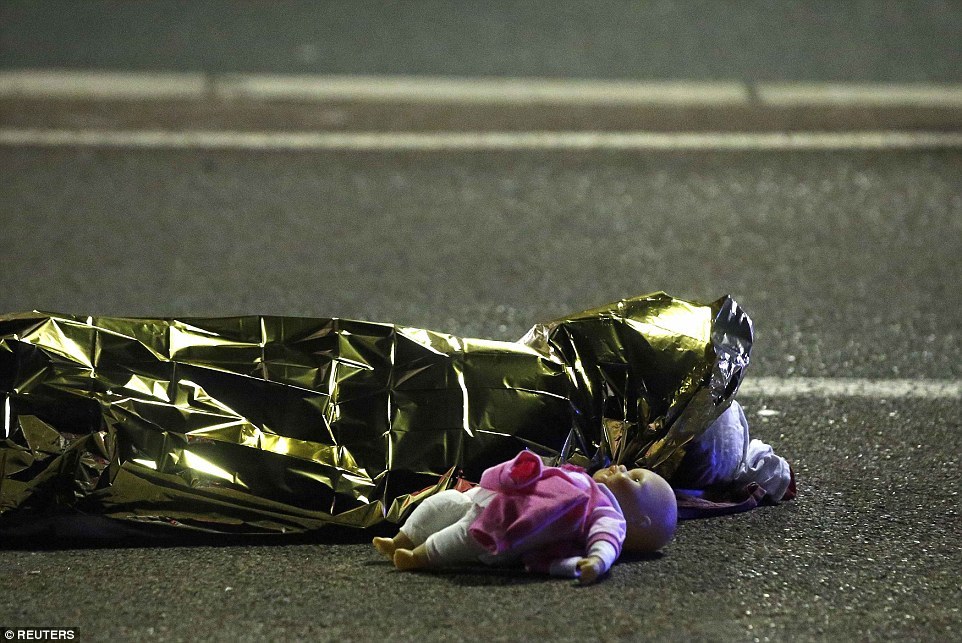 Bức ảnh ám ảnh trong vụ khủng bố tại Nice