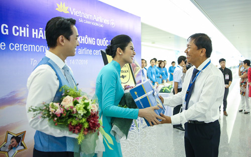 Vietnam Airlines đón chuyến bay mang chứng chỉ 4 sao của SkyTrax