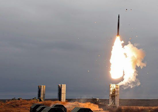Nga đưa siêu tổ hợp tên lửa S-400 tới Crưm