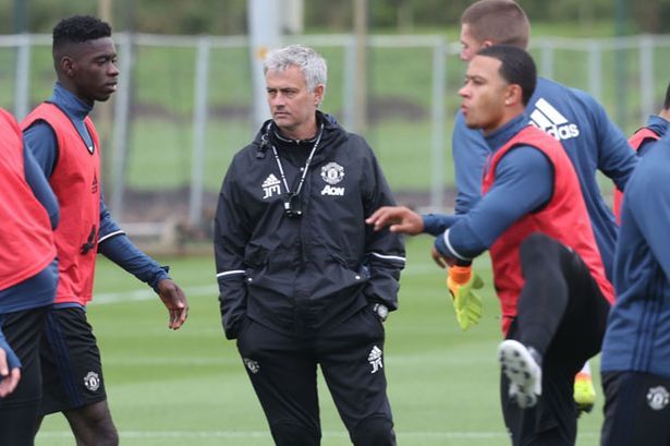 Hôm nay, MU đá trận ra mắt dưới thời Mourinho