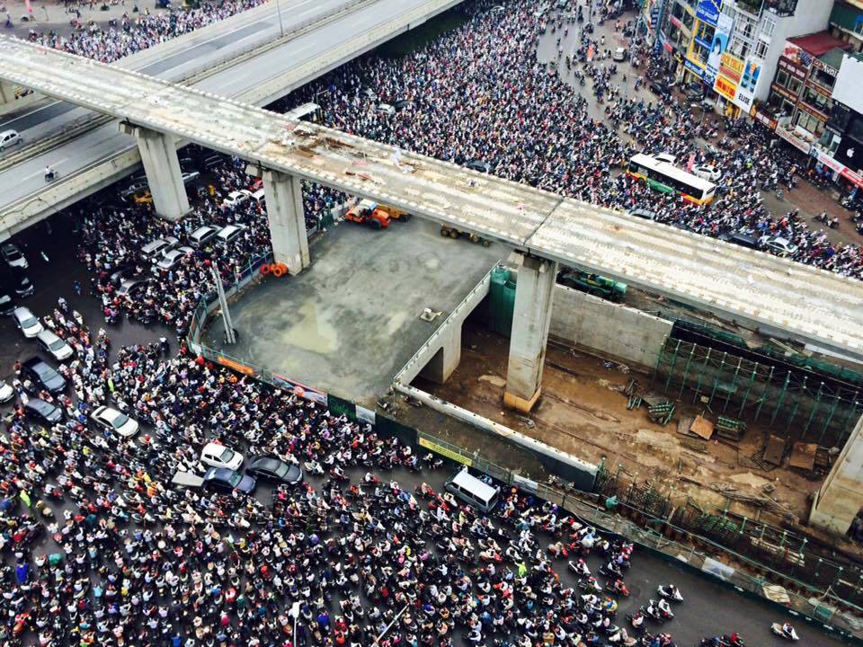 Có 'cây gậy’ và 'củ cà rốt’, Hà Nội mới đột phá?