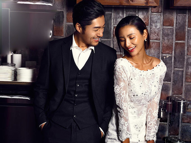Đàn bà lẳng lơ như em, tôi vừa mê vừa sợ