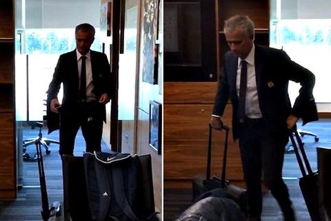 Mourinho khoe phòng làm việc ở MU trước khi đi du đấu