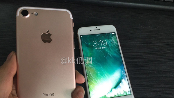 iPhone 7 đã bật màn hình xuất hiện, iPhone 7 Pro 4 màu