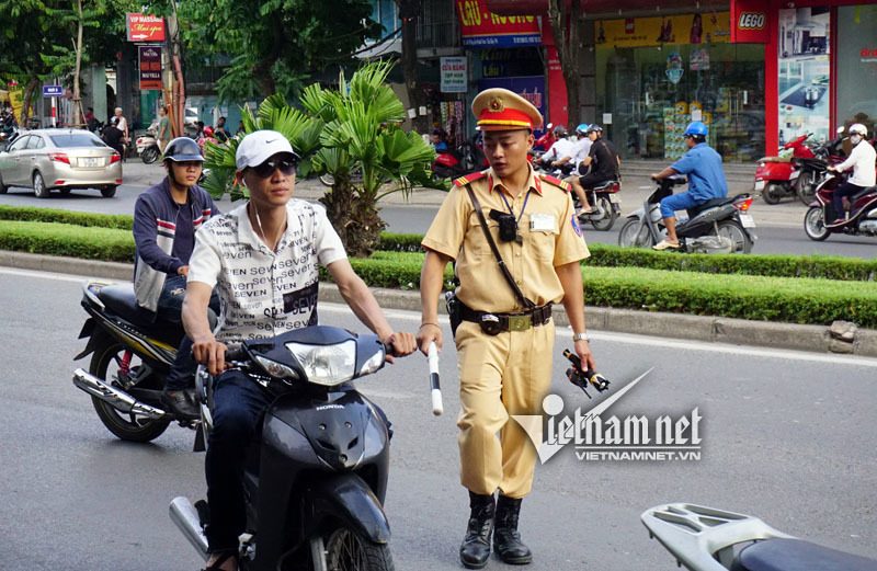 'Quả đấm thép' 141 gắn camera khi làm nhiệm vụ