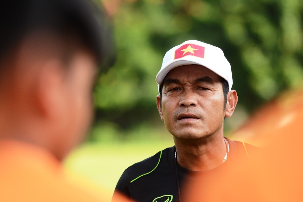 HLV Đinh Thế Nam nổi giận với cầu thủ U16 Việt Nam