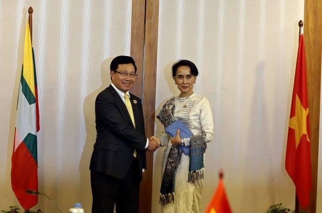 Phó Thủ tướng Phạm Bình Minh hội kiến bà Aung San Suu Kyi