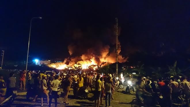 Hải Phòng: Cháy dữ dội tại nhà máy nến
