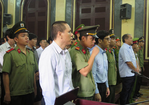 Bi kịch 12 giám đốc ngu ngơ ký bừa cho Phạm Công Danh rút 2.000 tỷ