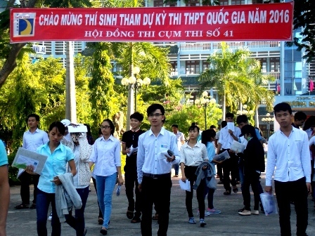 Một trường chỉ có 2 học sinh đỗ tốt nghiệp THPT