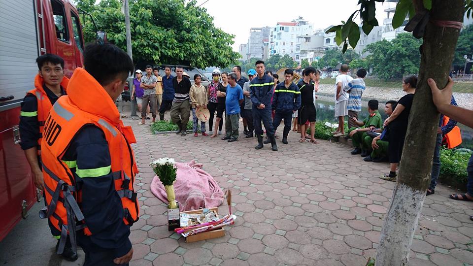 Hà Nội: Phát hiện xác 1 phụ nữ trên sông Tô Lịch