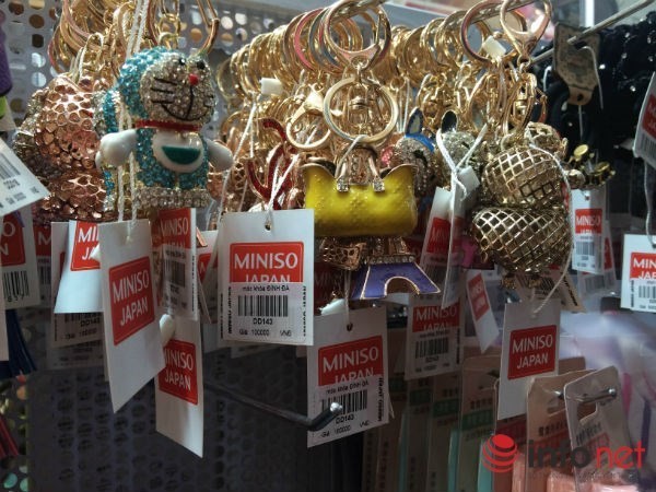 Cửa hàng Miniso ở Hà Nội bán hàng Trung Quốc
