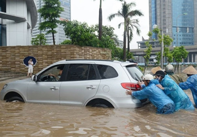 Những điều phải nhớ để xế hộp an toàn qua những ngày mưa bão