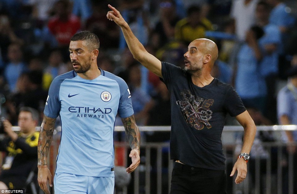 Pep giành chiến thắng đầu tiên cùng Man City