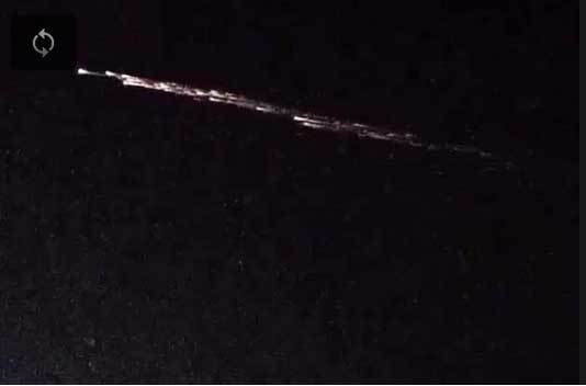 Tên lửa TQ cháy sáng trên troi Mỹ