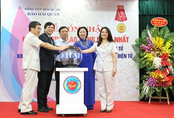 Ra mắt phiên bản tiếng Anh báo Hải quan điện tử
