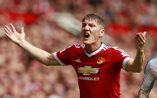 Mourinho đẩy Schweinsteiger, Januzaj xuống tập với đội trẻ