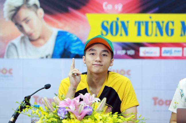 Sơn Tùng M-TP im lặng giữa bão dư luận