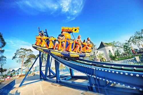 Trúng xe Camry với thẻ Vingroup Card