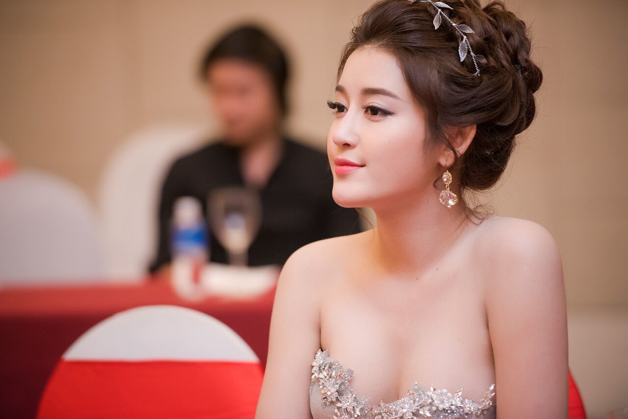 Bị tố là nguyên nhân gây trễ chuyến bay 30 phút, đại diện Huyền My lên tiếng