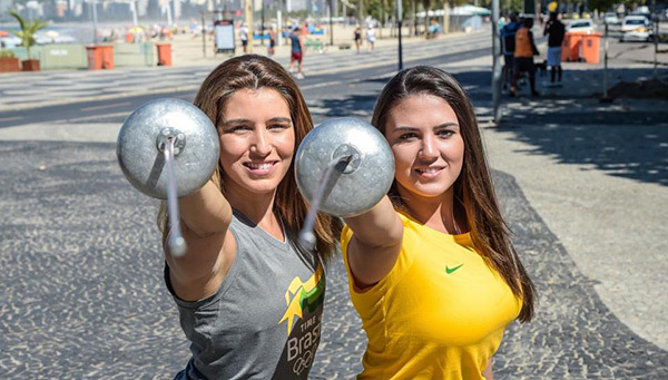 Nữ trung sĩ từ chối khỏa thân để dự Olympic