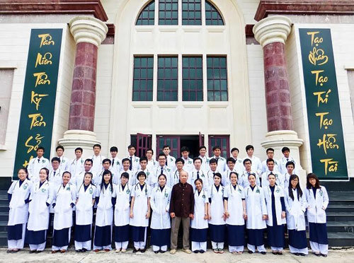 Giáo sư Việt 82 tuổi giữ nhiều kỉ lục đáng kinh ngạc