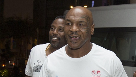 Lộ loạt ảnh  Mike Tyson đến Việt Nam đóng phim
