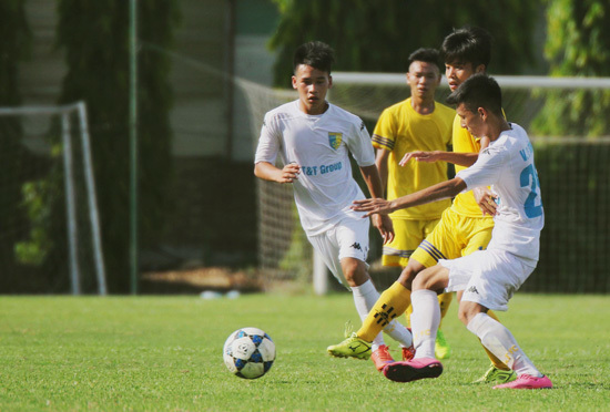 Giải U17 QG: Sôi động ngày khai mạc