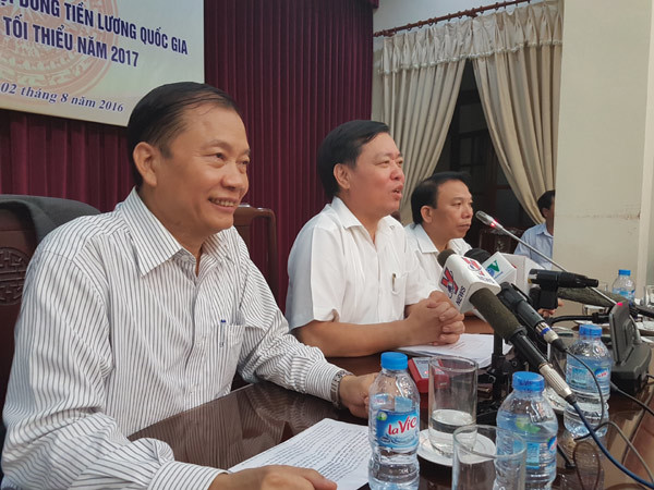 Lên rừng, xuống biển họp tăng lương cho đỡ nóng