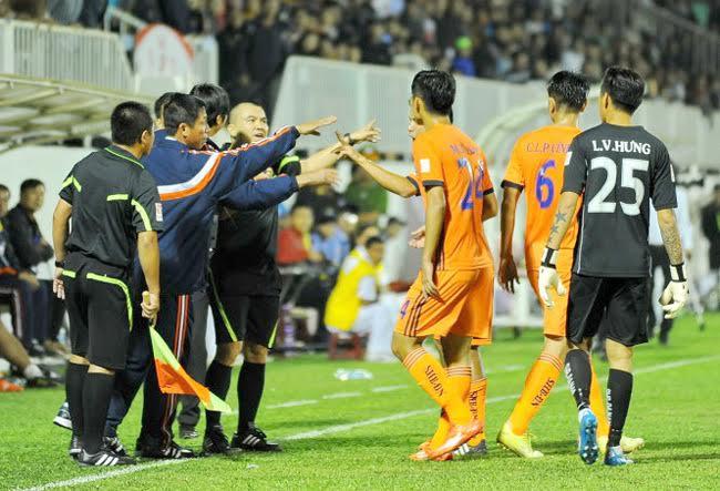 V-League nát như tương: Hãy chơi bài ngửa đi!