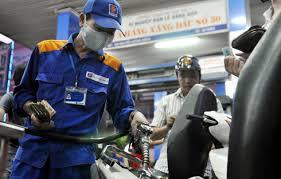 Giá xăng hôm nay: Tiếp tục giảm mạnh