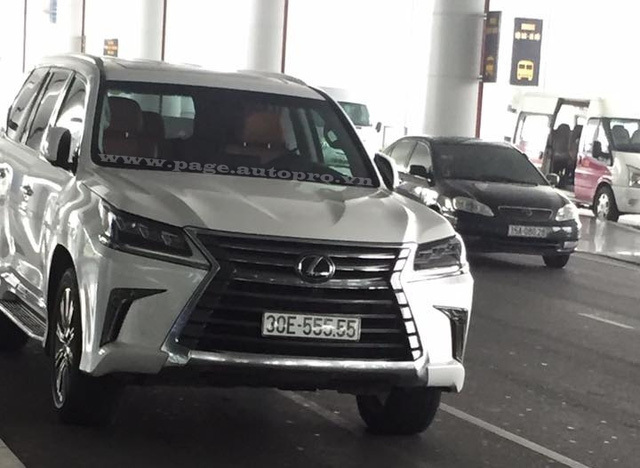 Những chiếc Lexus LX570 2016 biển 