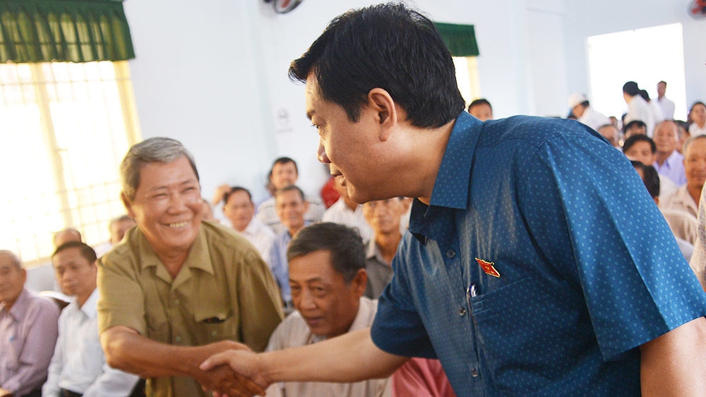 Bí thư Thăng: “Đừng thành câu chuyện phân bổ trẻ em uống sữa!”