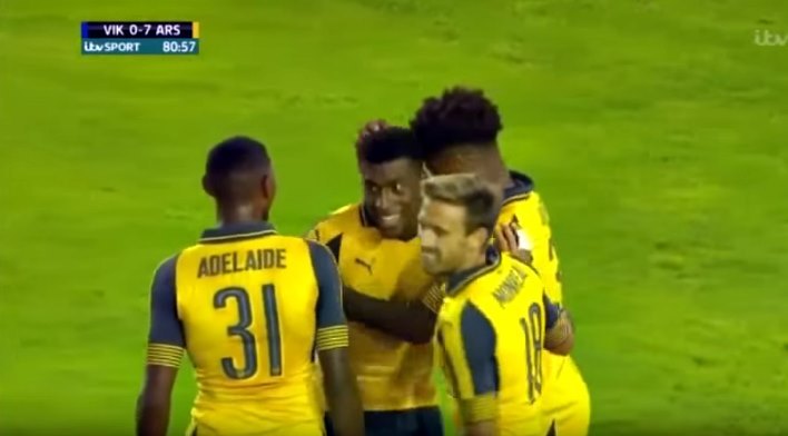 Hàng công bùng nổ, Arsenal thắng trận 