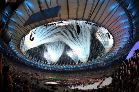 Màn pháo hoa rực rỡ trong lễ khai mạc Olympic 2016