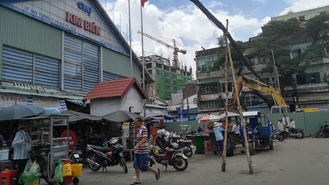 Nổ hóa chất sát chợ 'thần chết' ở Sài Gòn