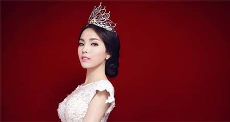 Sao không tước vương miện HH Kỳ Duyên luôn đi?