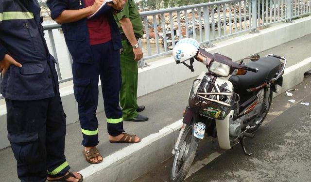 Bỏ lại xe máy, thanh niên nhảy sông Sài Gòn tự vẫn