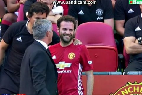 Mourinho chơi không đẹp với Mata