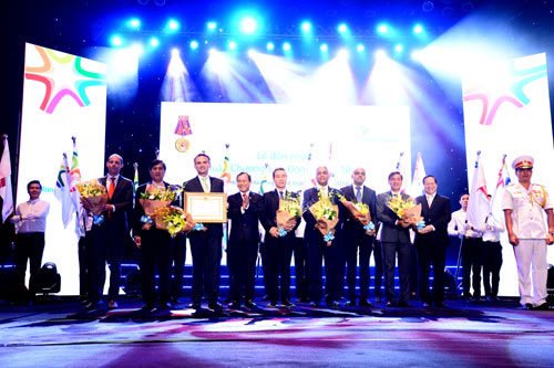 FrieslandCampina Việt Nam nhận Huân chương Lao động hạng Nhất