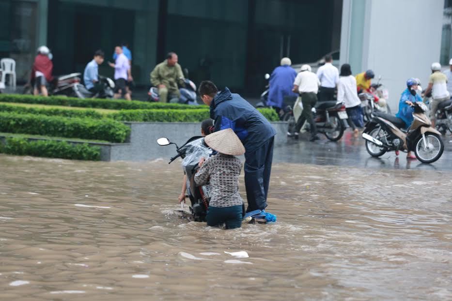 Toàn miền Bắc mưa to, Hà Nội nguy cơ ngập