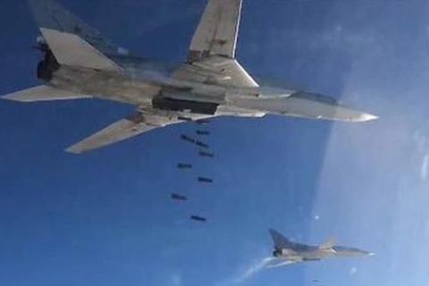 Xem Tu-22M3 của Nga dội bom xuống thành trì IS