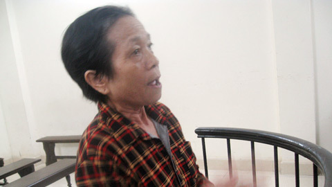 Người đàn bà khiến HĐXX phải 'bó tay', hoãn tòa