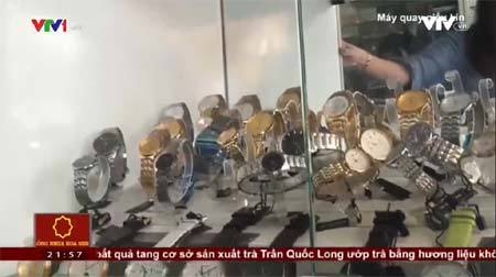 Bán dạo đồng hồ cũ giá chục triệu đồng tại Sài Gòn