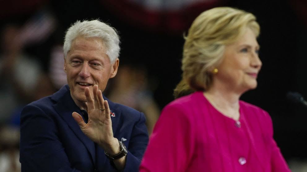 Bill Clinton thừa nhận vợ ông 'sai lầm'