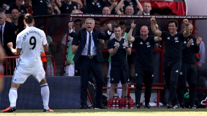 MU thắng to, Mourinho tâng bốc Ibrahimovic hết cỡ