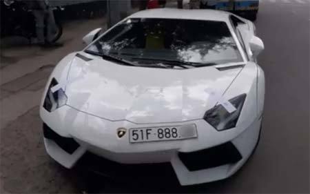 Siêu xe Lamborghini 26 tỷ đỗ nhầm chỗ và cái kết đắng