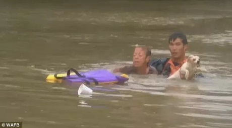 Chàng trai gốc Việt dũng cảm cứu người trong trận lũ lịch sử tại Mỹ